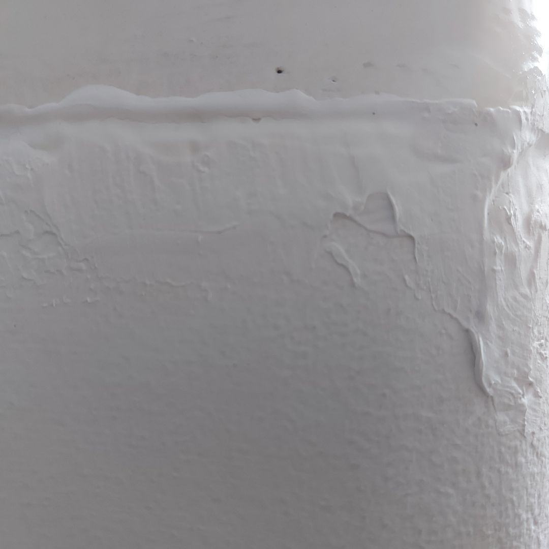 Khá hài lòng, đã trám được vết bong tróc trên tường. SP này chỉ thích hợp cho tường sơn trắng.