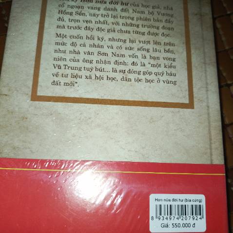 Tuyệt vời hơn nữa! Khi cầm quyển sách này trong tay của mình, một nguồn tư liệu rất quý từ học giả lừng danh Vương Hồng Sến.
 Xin trân trọng kính chào Bác! Đồng thời cảm ơn Tiki trading rất nhiều.