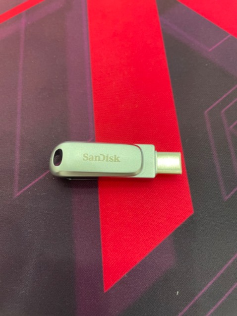 Tạm ok, sao chép file trên 10gb thì sẽ rất nóng và ngắt sao chép. File 1-2gb thì ổn định từ 20-40mb/s
Nói chung xài được.
Mẫu mã đẹp, nhỏ gọn, kim loại