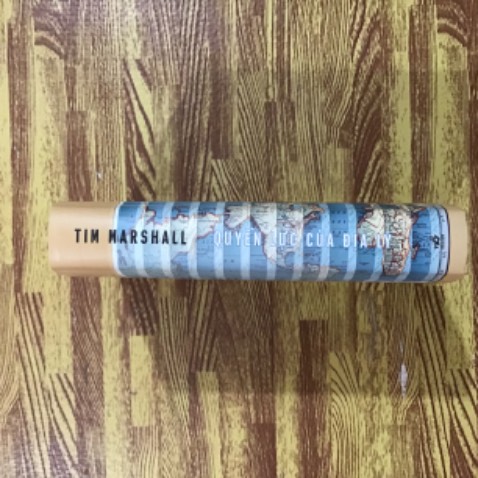 Sách mới,đẹp,nội dung thì quá hay rồi,rình mãi giảm 42% cộng thêm các mã giảm nữa chắc đc 50%,hốt luôn năm mới. Cuốn này dày nhất,và đc đánh giá hay nhất trong 3 cuốn của tác giả,mình chưa đọc nhưng rất háo hức vì 2 cuốn kia mình đọc thấy rất thích và thú vị