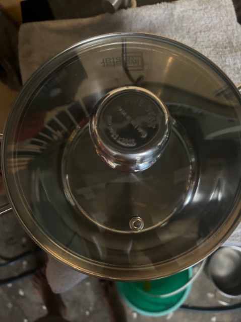 Mẫu mình đặt đâu phải mẫu nắp nút này. 
Sao shop bán hàng *** vậy shop.
Làm ăn uy tín chứ