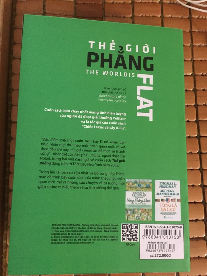 Mình đã đặt mua 2 cuốn sách cùng lúc bên Tiki, nhưng khi nhận cuốn Đắc Nhân Tâm thì chất lương rất tốt. Nhưng cuốn Thế Giới Phẳng thì lại không, sách mới mà bìa đã trầy xước, bìa vẫn còn keo dán trên bìa, và trang đầu tiên có những vết bẩn. Bản mới bìa sau của sách sẽ có mã tem và số seri nhưng cuốn này lại không có, bản mới đã in lần thứ 27 nhưng cuốn này chỉ là bản in lần thứ 24.