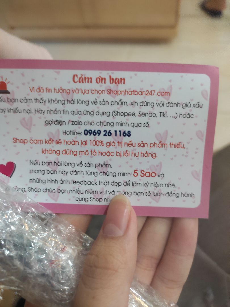 vận chuyển thì rất lâu vì dịch, tuy nhiên sự chu đáo cũng như cách bọc hàng kĩ, thân thiện môi trường nên mình rất ưng dù chỉ mua cái bút. Cảm ơn shop nhiều