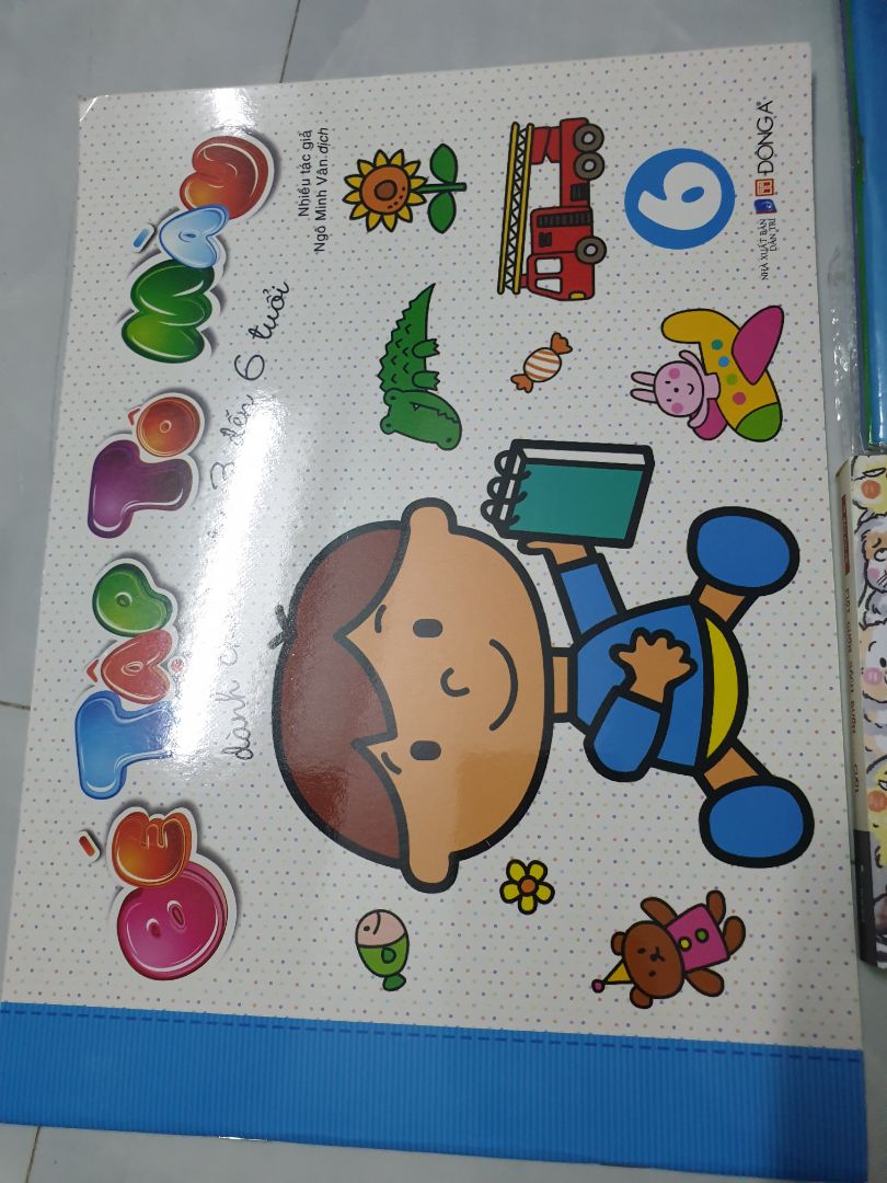 sách in rõ nét, hình vẽ to bé dễ tô
