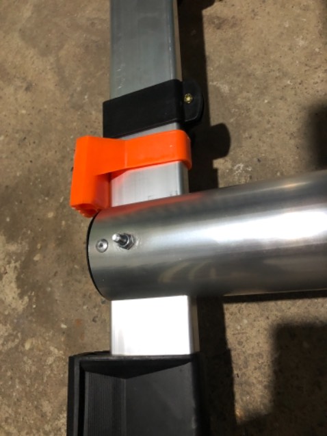 Thang xịn, chắc chắn, nhôm dày, các mối nối bằng nhựa chất lượng tốt, cứng cáp. Sản phẩm đúng như quảng cáo, giao hàng nhanh. Cảm thấy hài lòng với chất lượng sản phẩm