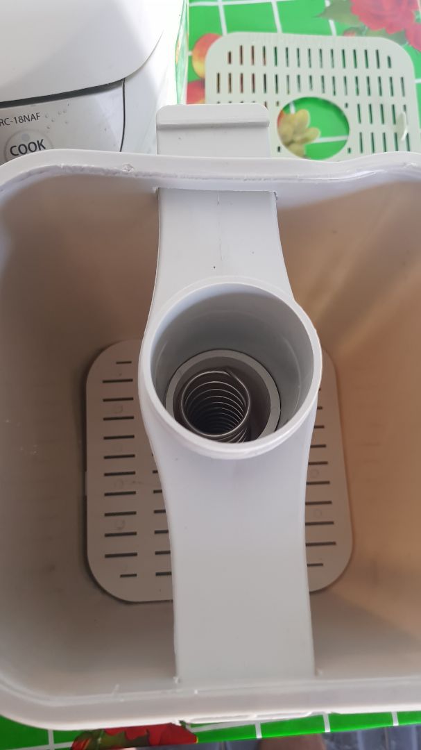 sản phẩm quá kém chất lượng. mua về chưa làm lắp vô sp méo từ khâu sản xuất nhưng vẫn giao cho khách hàng.
lò so thì rất ngắn.
sản phẩm này giao cho khách như chưa được kiểm định mà đã giao cho khách hàng.