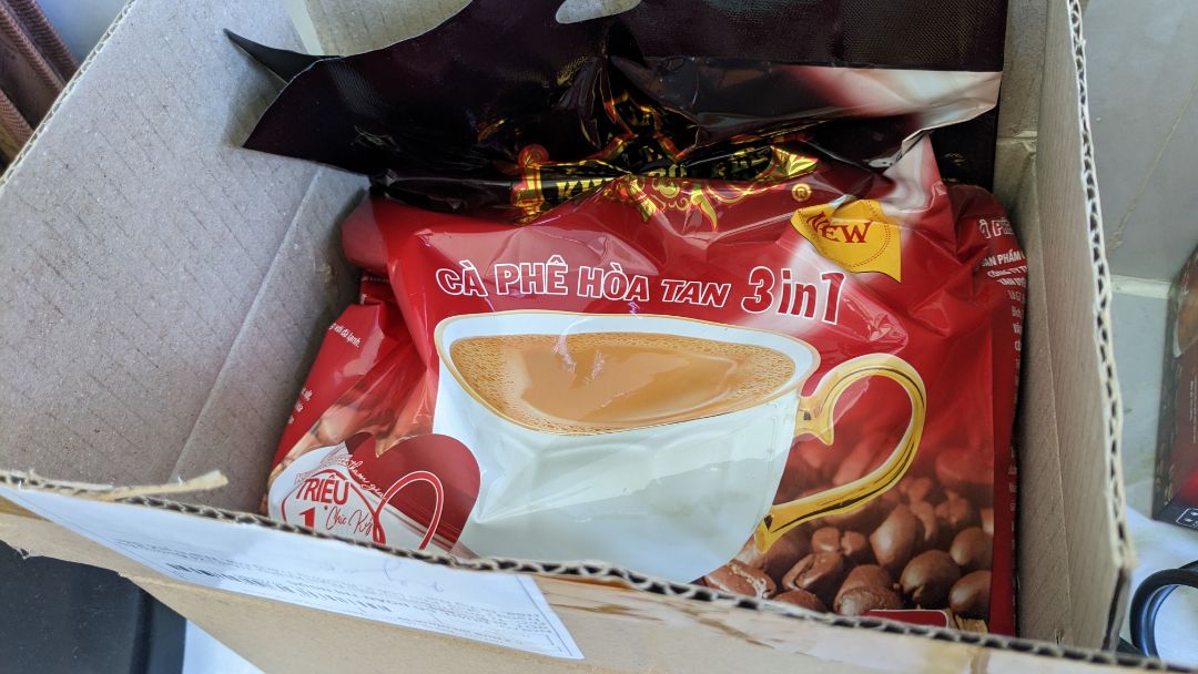 Cùng với vinacafe thì cà phê hiệu này cũng là sở thích của mình. Dĩ nhiên không thể so sánh với cà phê pha phin, tiện lợi cho dân văn phòng