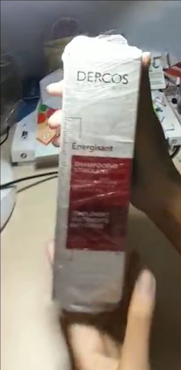 Lúc trước mình mua chính hãng tại cửa hàng Vichy giá 395.000₫. bên này giá quá tốt luôn mà chất lượng ok. Ước gì dầu xả cũng được giá tốt như vậy thì sướng biết bao.