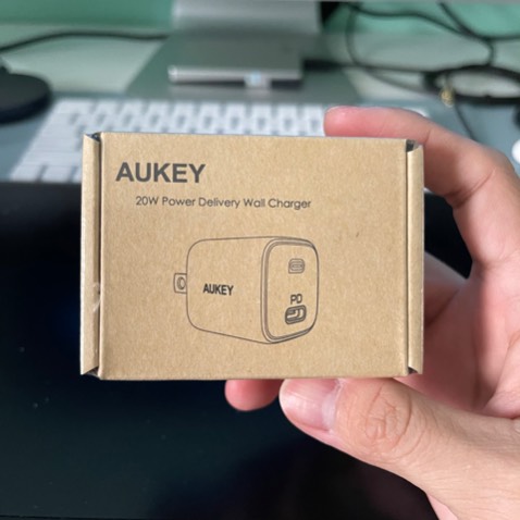 Thời gian giao hành nhanh. Chất lượng củ sạc quá tốt, nhỏ gọn, thời gian sạc điện thoại nhanh giống như thông số sản phẩm đưa ra. Cực kỳ hài lòng và tin tưởng Aukey. Mua được giá tốt từ Tiki Trading. Cảm ơn Tiki.