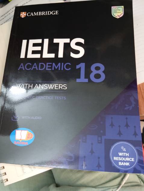 Bìa trông không mới hoàn toàn nhưng ổn, in ấn rõ nét, chưa học nhưng sách của Cambridge nên vẫn yên tâm