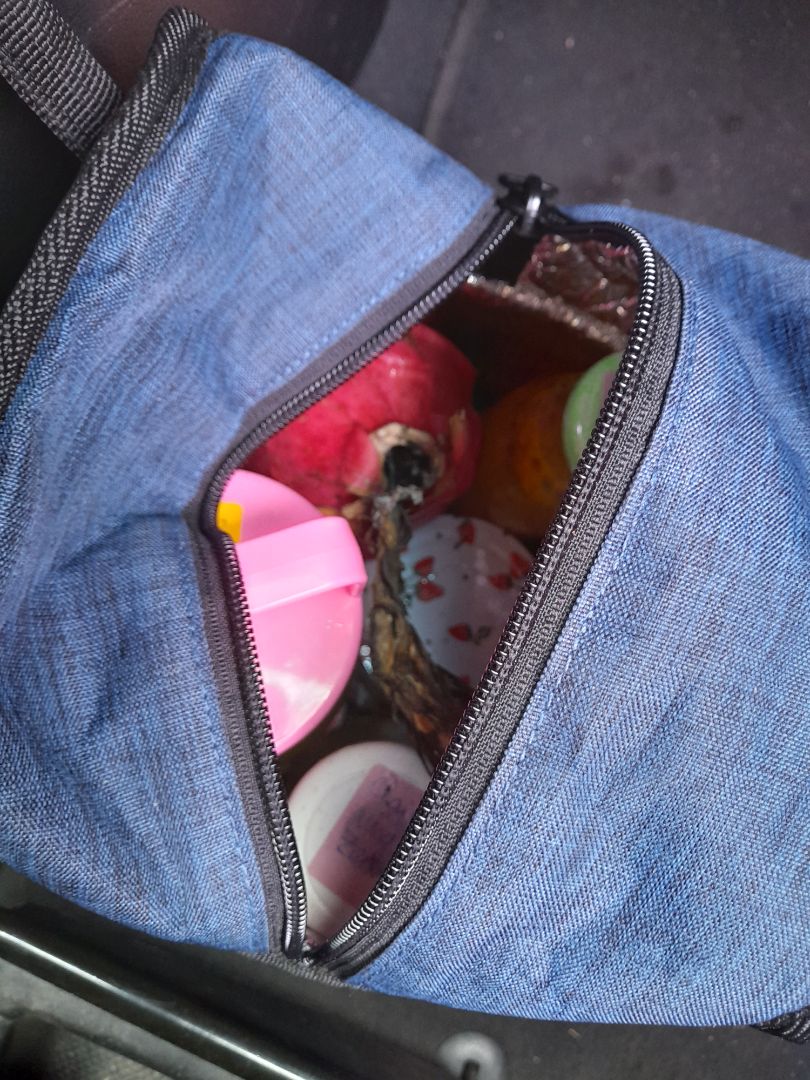 Sản phẩm đẹp, may chắc chắn. Túi này ngoài dùng đựng hộp cơm thì có thể dùng để mang các loại đồ ăn đóng hộp, đóng lọ cực kỳ tiện lợi và sạch sẽ