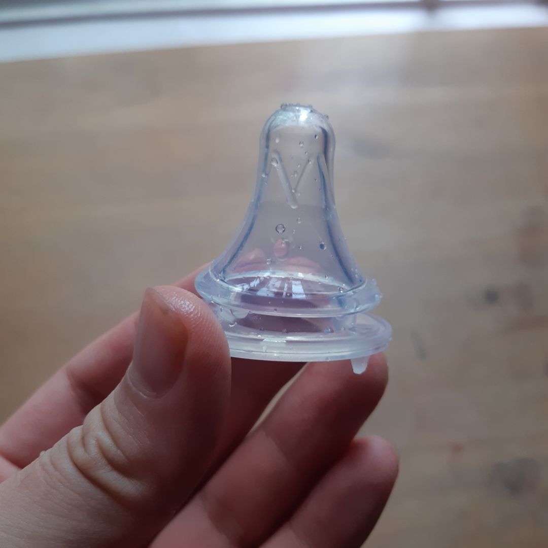 đúng hàng. mỗi tội chờ hàng hơi lâu
mà lúc mua k để ý, size này là Y cắt chứ k phải lỗ tròn giống size 1.