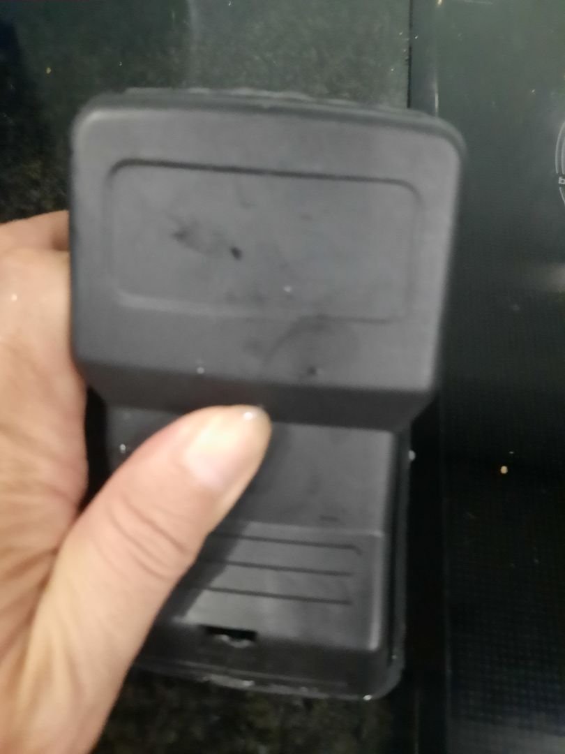 mua 2 cái, 1 cái không dùng được, đã gửi đổi nhưng chưa thấy gửi lạ. một cái thì để 2, 3 ngày chưa thấy con chuột nào, sp làm bằng nhựa không biết công dụng ra sao