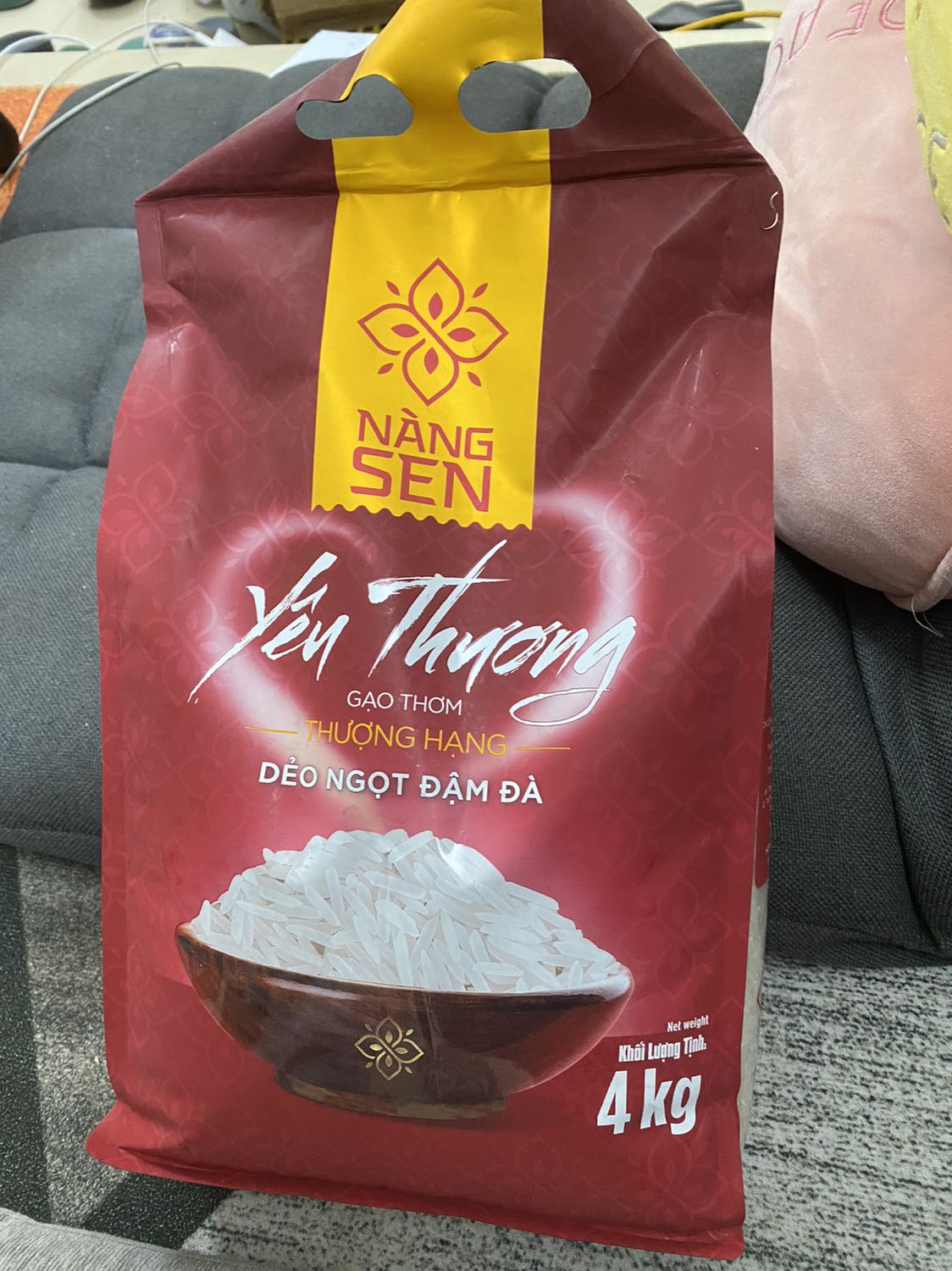 Chưa dùng thử nhưng thấy quy cách đóng gói, bao bì đẹp nên thấy khá có thiện cảm! Hạt gạo dài đều. Đọc review thấy các bạn khen ngon nên cũng mua về ăn thử! Chưa dùng thử nhưng thấy quy cách đóng gói, bao bì đẹp nên thấy khá có thiện cảm! Hạt gạo dài đều. Đọc review thấy các bạn khen ngon nên cũng mua về ăn thử!