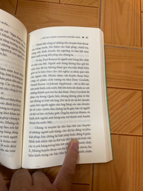 Hình thức: Sách đẹp, giấy đẹp, đóng gói nhiều lớp.