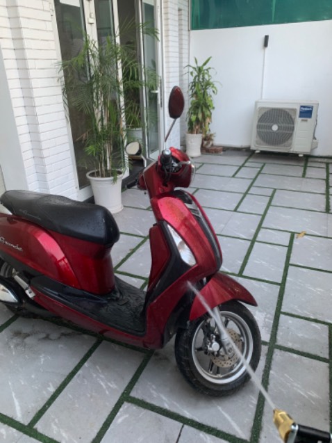 Sản phẩm okay lắm nhé. Lúc đầu thấy hơi xì nước chỗ vòi tiếp xúc với vòi nước nhưng siết chặt lại là okay. Rất hài lòng nhé!