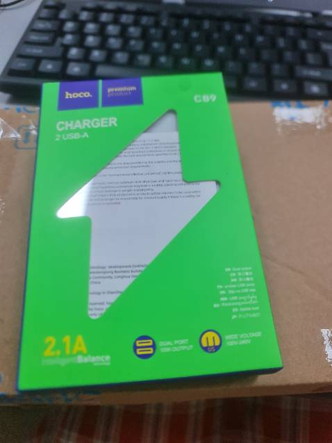 Hộp đóng chắc chắn, sạc vô điện, tiki giao hàng nhanh, đóng gói sản phẩm đẹp, kỹ lưỡng, sạc ổn, độ bền cần thời gian