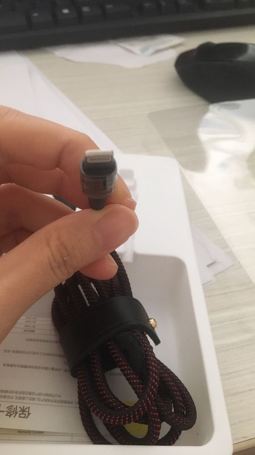 Thấy trên hình là đầu sạc vuông sao lúc nhận hàng là đầu dẹp của Iphone trong khi mình xài Nokia, giờ phải làm sao