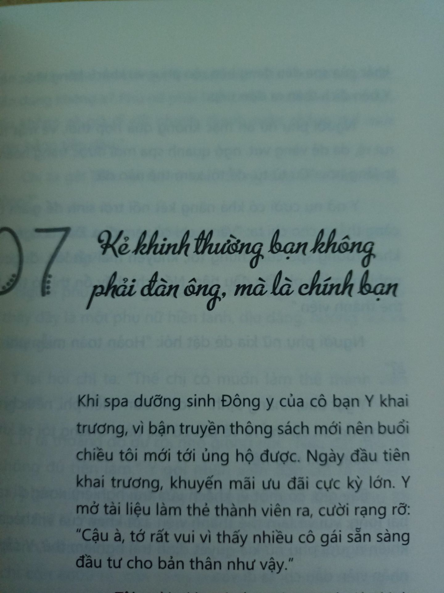giao hàng nhanh lắm mọi người, sách đẹp, nội dung dễ đọc, ý nghĩa. Mình mua 2 quyển, riêng Đời ngắn đừng ngủ dài có bìa nilon hẳn hoi nhưng k biết do bên shop hay bên vận chuyển vô tình rạch trúng bìa sách của mình 1 đường nhỏ, mình quý sách lắm nên hơi buồn, shop chú ý giúp mình nhé. Sẽ ủng hộ tiếp ❤️