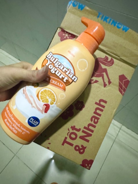 Mùi rất thơmmm 
Thơm mùi cam
Tắm xong da ẩm rất dễ chịu
Tiki giao hàng siêu nhanh