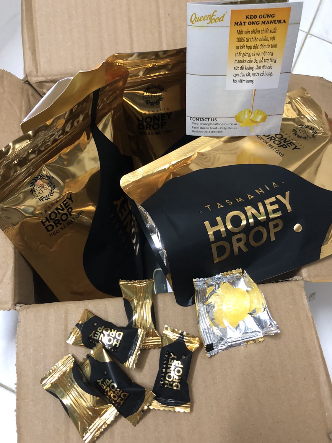 Đã mua lần thứ 2, lần nào cũng được tặng kẹo gừng. Cám ơn shop.
Kẹo sả mật ong không ngọt gắt. Tinh dầu sả thơm nồng thông mũi nhưng không quá cay hay đắng. Nên mua ạ. Ngon.