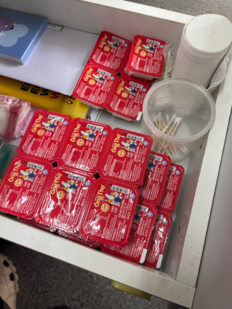 Sản phẩm được đóng gói kỹ, HSD còn xa, giá tốt nên mình đặt dùng dần uống cafe fin 😁