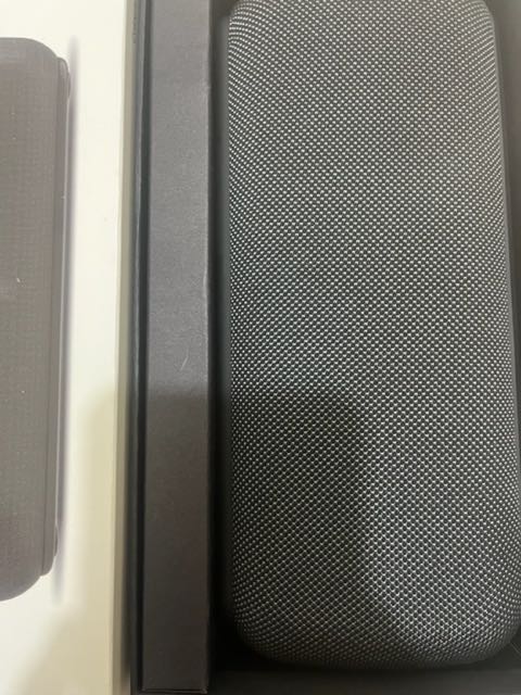 loa rất chắc chắn, hộp loa rất sang, phù hợp làm quà được luôn cũng rất gì và này nọ, loa nghe hay lắm bass căng, cawngnghe rất đã luôn. kết nối mượt, nếu nghe dòng điện thoại xịn thì loa nghe hay hơn, không hiểu sao lại vậy. rất ấn tượng. Sẽ ủng hộ tiếp khi có dịp, rất hài lòng với đơn hàng này