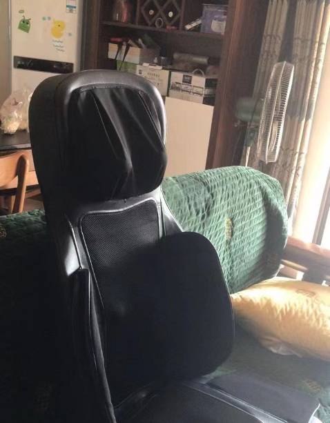 Đệm êm, ngồi khá thoáng, massage phẩn lưng và đầu khá tốt khá to nặng nên ngồi dựa vào khá đầm, êm và vững. Vì nó to nên thích hợp massage tại nhà khó mang theo khi đi đâu xa.