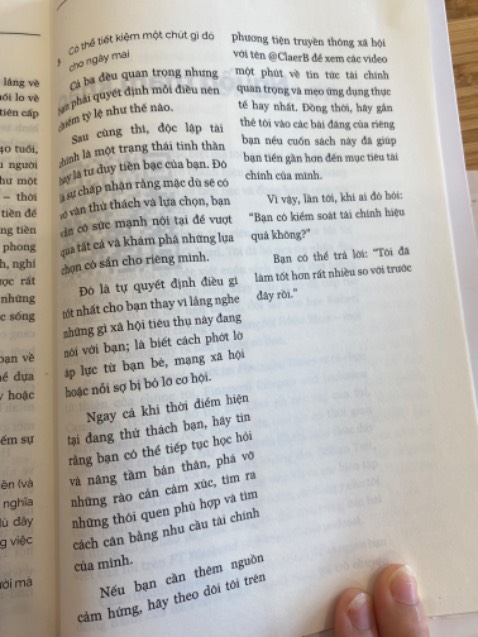 Cuốn sách hay và cần chọn lọc thông tin vì tác giả là người Anh, bối cảnh ở Anh. Cuốn sách giúp bạn có cái nhìn tổng quan về tình hình tài chính của chúng ta.