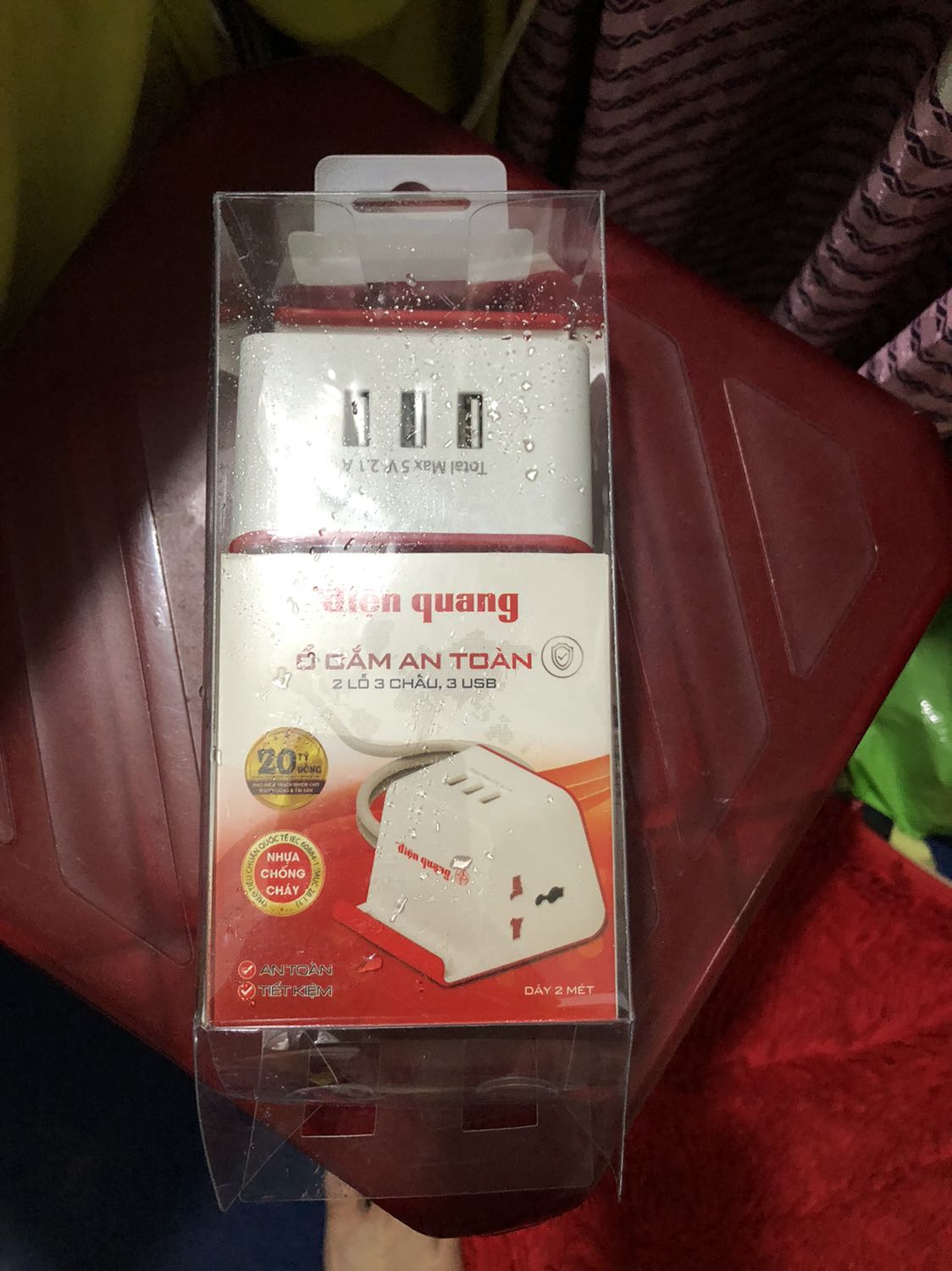 Giao hàng nhanh và ổ cắm rất chắc chắn. mình xài cảm thấy rất an tâm