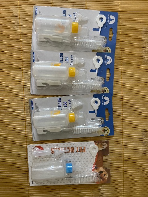 Mình vừa nhận được hàng, 3 bình có in nổi dung tích ml, 1 bình ko có chữ. Vậy nên tặng 4 sao nha! Shop lưu ý nếu ko có ghi ml thì pha không đúng, mà toàn bé sơ sinh nên cần pha đúng tỷ lệ ạ!