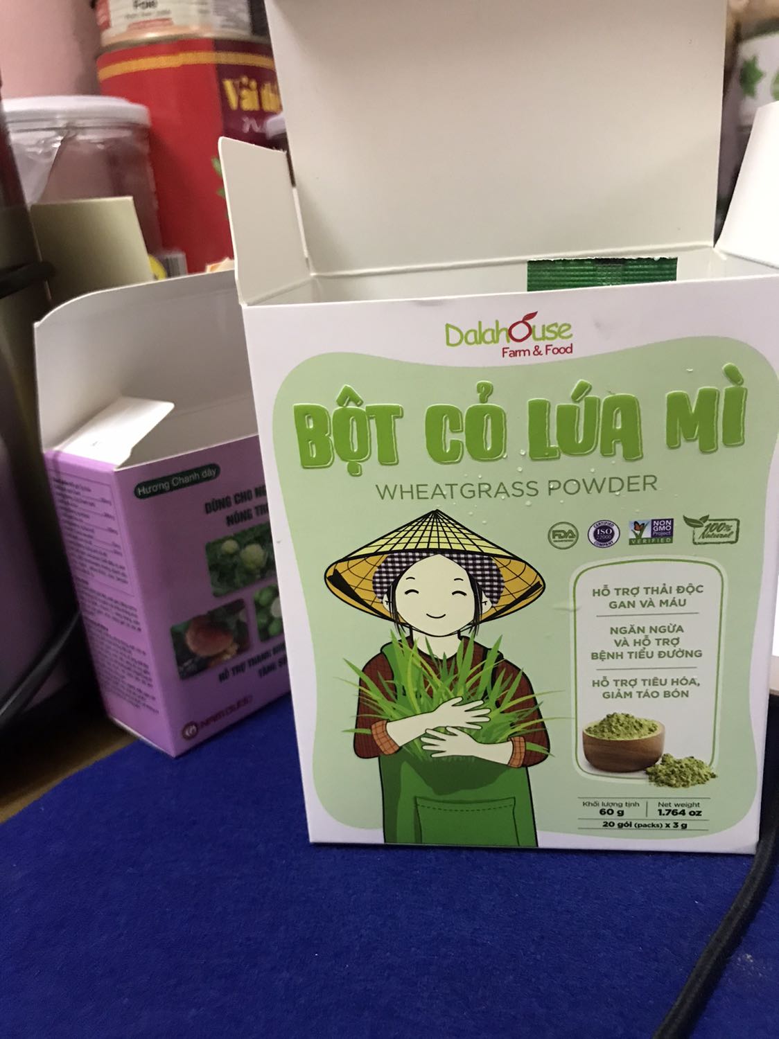 Lần đầu mua sản phẩm.  Nhan viên tiki giao nhanh. Hộp in ấn moi chi tiết rât rõ ràng, bắt mắt. Nhìn dê thương. Va có lẽ cũng la một sản phâm tôt đê mn nên mua sử dụng. 😍😍😍 chac chắn se ủng hộ shop!