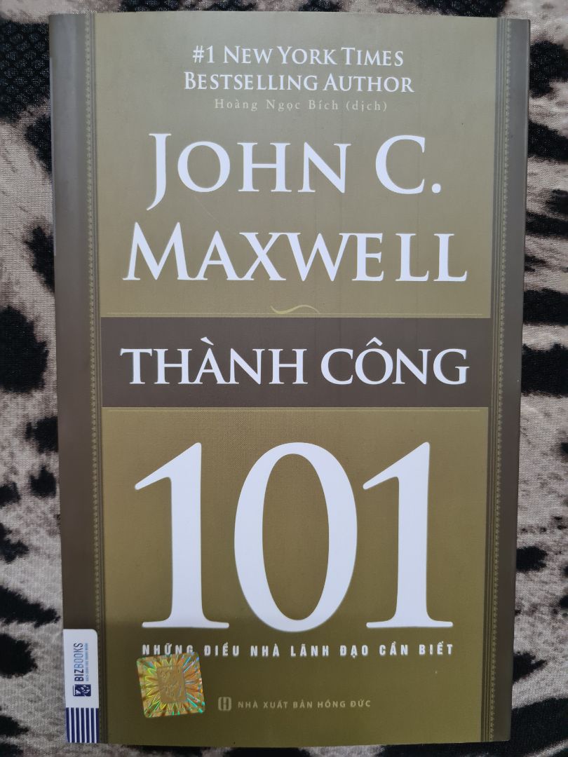 sách hay và rất đẹp. giao hàng tốt, không bị làm sao cả