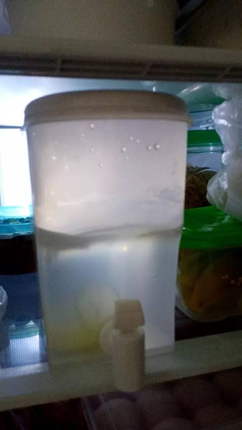 Bình chất lượng tốt nhỏ gọn để ngăn mát.