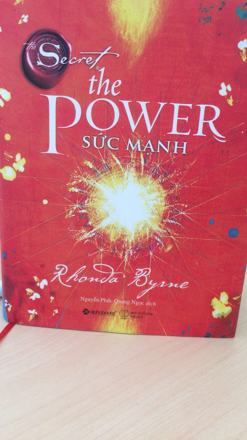 Mình đã đọc xong Bí Mật( bìa cứng), Phép màu ( bìa mềm), Giờ thêm Sức Mạnh( bìa cứng) là biết bộ này hay cỡ nào, chờ đợi HERO- nhớ ra bìa cứng nhé, bìa mềm chống lóa nhìn chẳng khác gì sách thường lại đắt