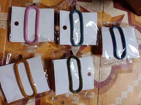 kẹp tóc nasi xinh xỉu, chất liệu cao cấp bền đẹp. Shop có nhiều mẫu xinh cực xinh. Lần sau sẽ mua tiếp. Giá cả phải chăng, rẻ hơn mua ngoài chợ nhiều. Shop giao hàng nhanh, phục vụ tốt