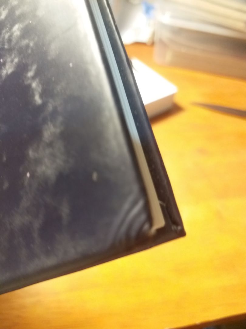 nhận hàng xong muốn trầm cảm luôn :)) k thể chấp nhận được luôn ấy thề??? bìa cứng giá trị stầm cao mà giờ mua về bị đùn *** 1 góc :)) mặt ngoài sách thì bẩn k khác nào úp xuống đất chà chà xong đem ship cho khách. tiki thực sự phải xem lại cách bán sách của mình đi ạ :)