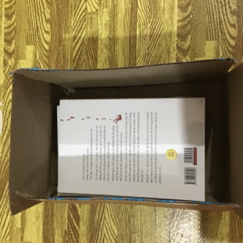 Sách mới,mua lúc sale 10/10,từng thấy có lúc giảm 50-55% rồi nhưng khi ấy còn mục tiêu mua sách khác. Nên giờ mua lúc sale 43% nhưng bù lại có mã giảm 15-20k cho đơn 179k. Chỉ cáu cái là đặt sách lúc 18h sale 43% thì tới 20h lại sale 50%. Hix. Giao quá nhanh