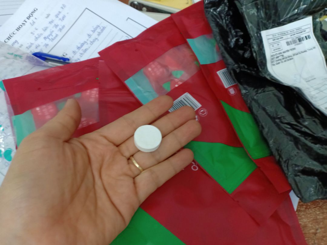 treo đầu dê bán thịt ***. hình ảnh đăng bài thì là loại vuông. khi nhận hàng thì hình tròn mỏng lét. nói chung là ko có lần 2