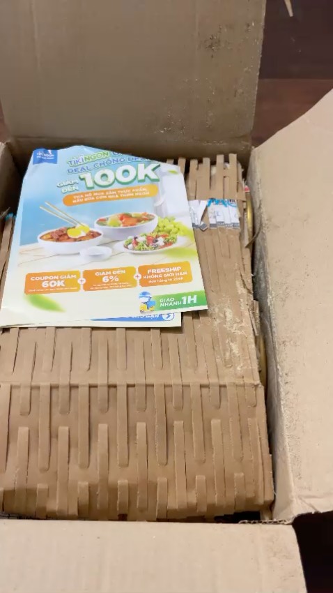 Vui lòng đổi lại 2 hộp Ensuare Gold, hàng đặt chiều qua, trưa nay giao mà tình trạng bung nắp, đổ sữa tùm lum, xem hình