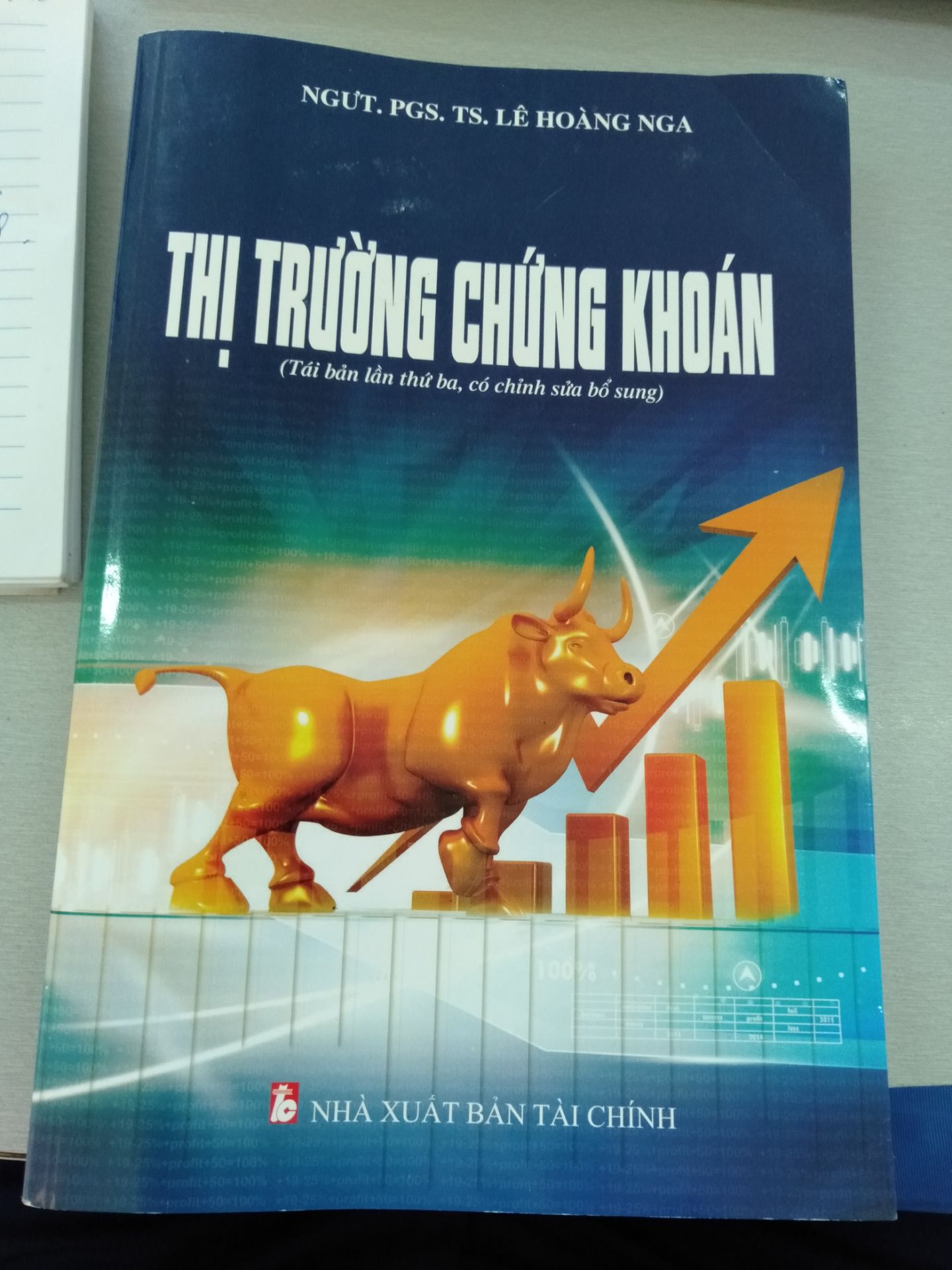 Sản phẩm đúng như mô tả, sách xuất bản vào quý 3, năm 2020 nên có nhiều điermr bổ sung mới sát với thực tế thị trường chứng khoán. Tuy nhiên phần định giá chứng khoán chưa được chi tiết và sâu sắc.