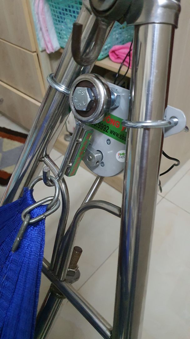 Motor rất yếu không thể đưa được người lớn 68kg (quảng cáo 80kg), dùng để đưa võng cho bé ngủ nhưng khi bật máy là bé thức luôn vì tiếng ồn quá lớn. Hàng không như quảng cáo Tiki nên xem lại sản phẩm này. Tồi đề nghị trả hàng.