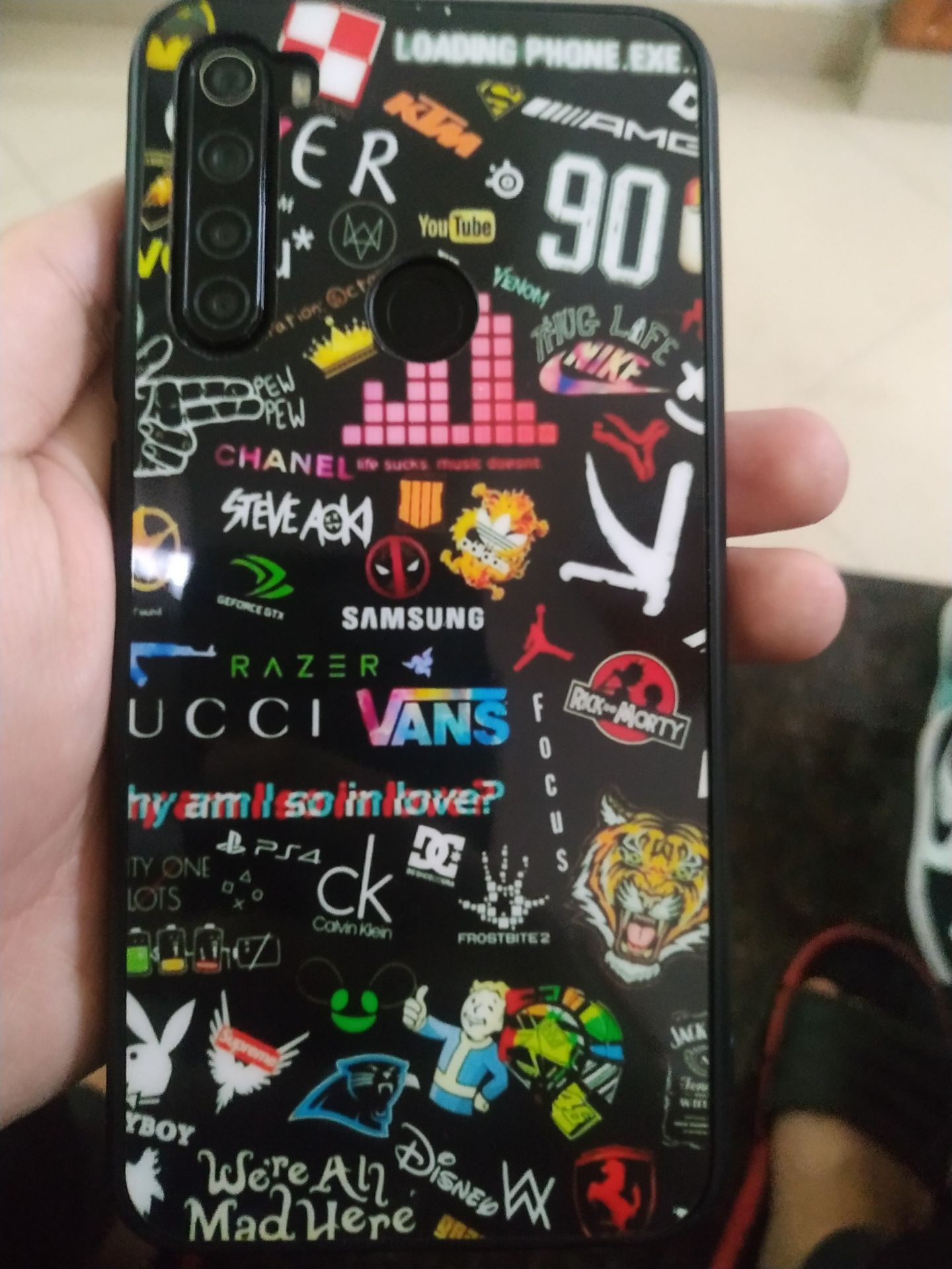 sản phẩm tốt, giao hàng nhanh
đeo ốp vào vừa khít
nhưng ko nhiều người mua nên chỉ 4sao thôi