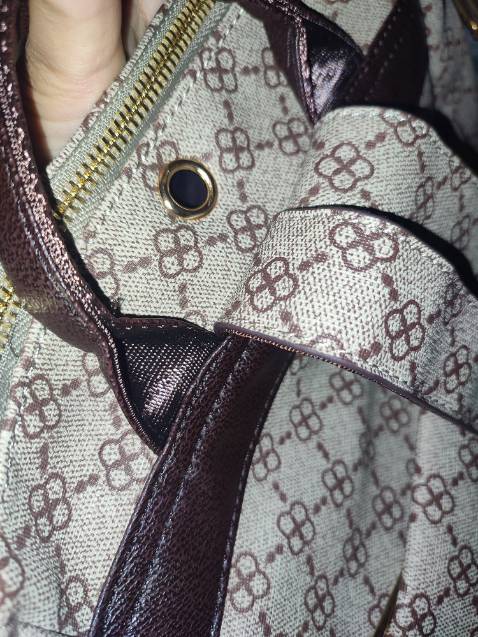 Chất liệu vải đẹp nhé. Nên mua nhà m.ng