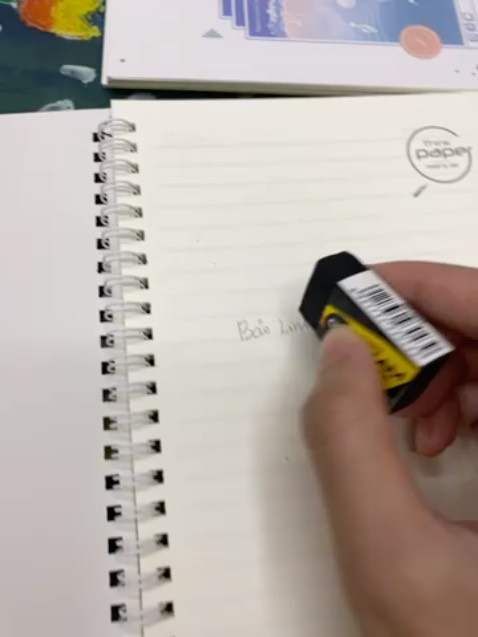 Mình mua tẩy 4.000 nhưng tẩy sạch, nhưng cũng có nh vụn tẩy. Nhìn chung vẫn cho 5 sao vì giá rẻ mà tẩy tốt Mình mua tẩy 4.000 nhưng tẩy sạch, nhưng cũng có nh vụn tẩy. Nhìn chung vẫn cho 5 sao vì giá rẻ mà tẩy tốt