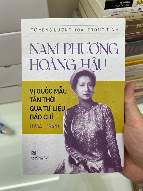 Giao hàng chậm hơn dự kiến nhưng ko sao , nhận về sách còn mới và tốt là OK rồi 
5 sao cho Shop , mong lần sau gửi sớm giúp mình . Cảm ơn