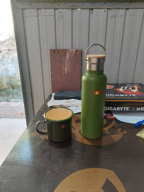 Shop đóng gói cẩn thận, sản phẩm tốt, giữ nhiệt lâu.