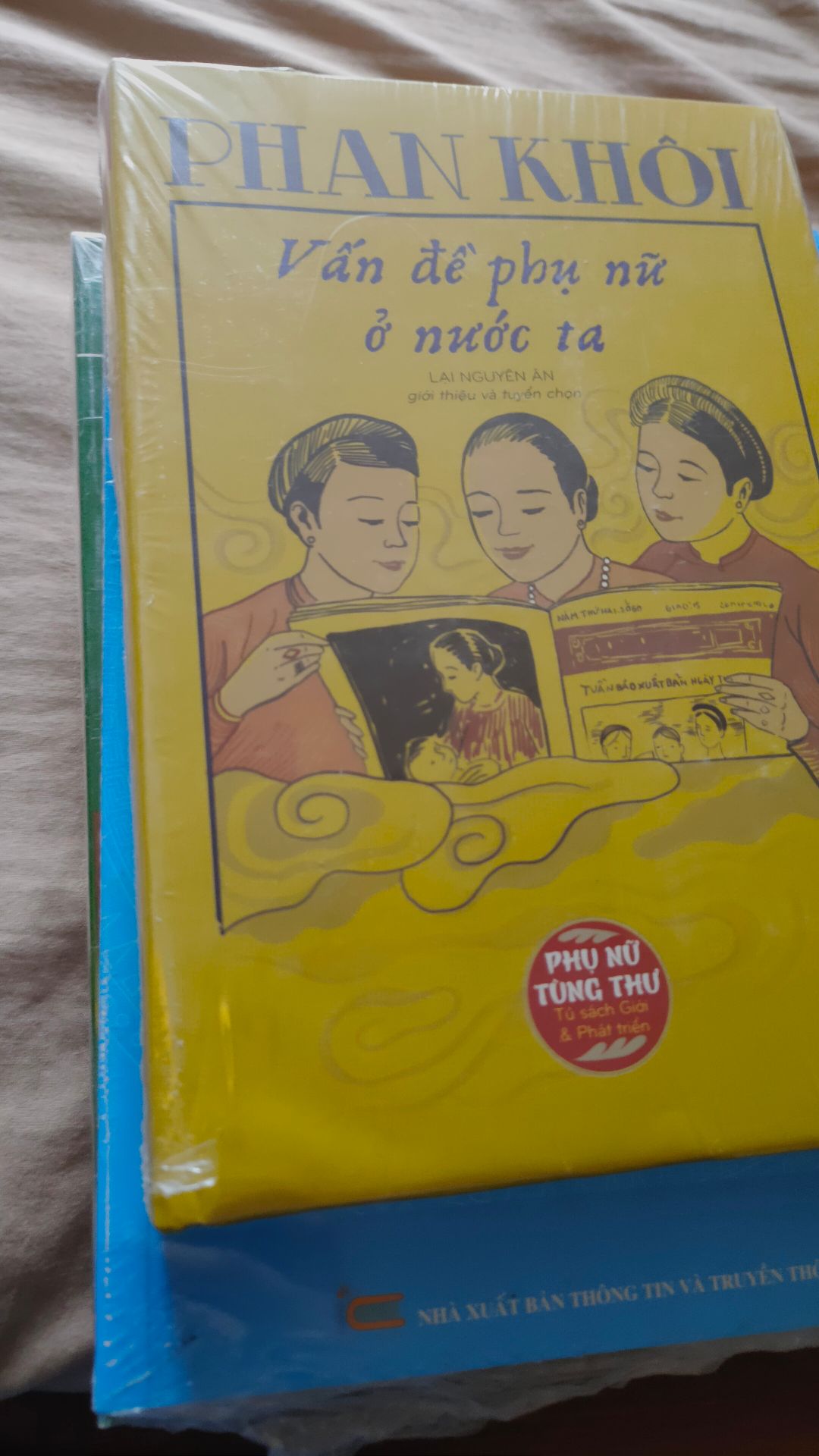 đóng gói cẩn thận. Về nội dung, không phải bàn