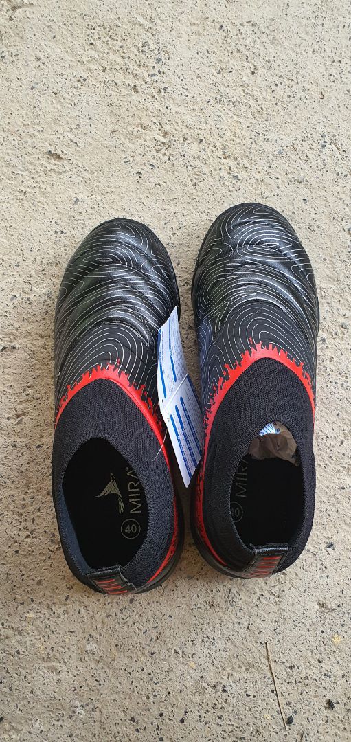 chất giầy tốt, ôm chân, shop tư vấn nhiệt tình. Sản phẩm tốt, sẽ giới thiệu cho bạn bè