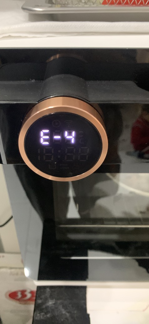 Nồi to đẹp. 
Chất liệu vỏ tạm đc.  
Nồi bị lỗi chế độ hâm  nóng thức ăn. 
Cửa mở hơi thất vọng vì mỗi lần mở cửa là bênh cả nồi. Cứ phải 1 tay giữ nồi 1 tay kéo cửa. 

. Muốn được đổi mới